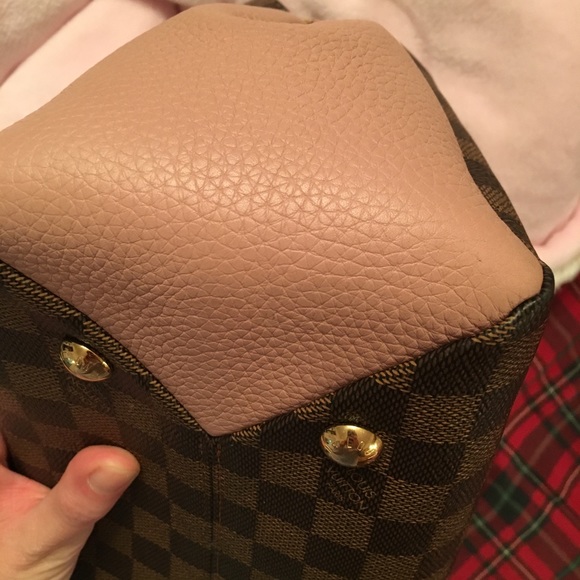 SOLD 💐🌸Louis Vuitton Pink Brittany Handbag 👜 🌸 - Picture 7 of 8